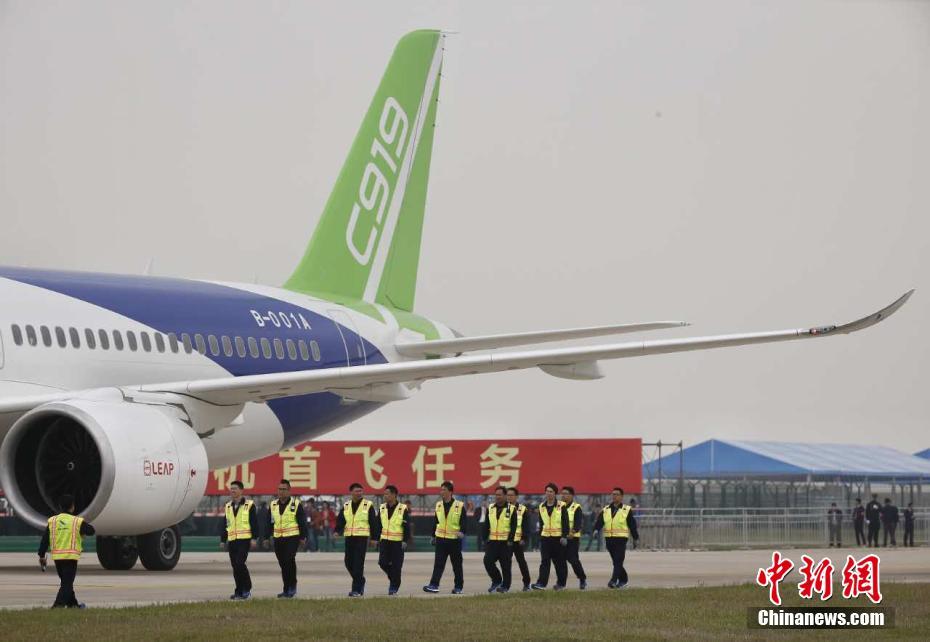 C919基本型副总设计师刘伟冲锋一线、深耕技术——国产大飞机设计师的信仰与担当