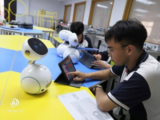 AI技术融入高校 机遇与挑战并存