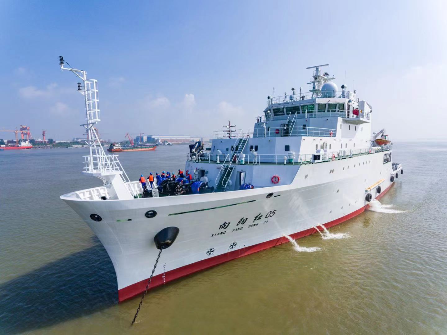 我国首艘海洋级智能科考船试航成功