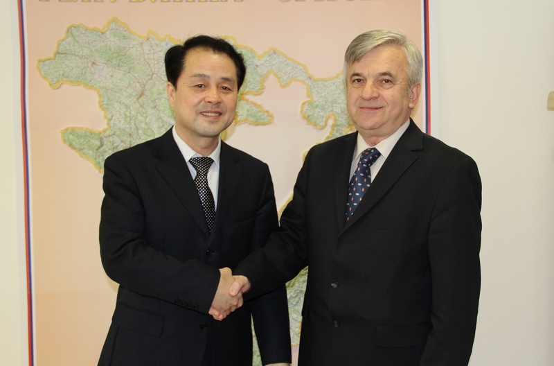 波黑塞族共和国工会联合会呼吁雇主单独支付雇员周日工作的工资