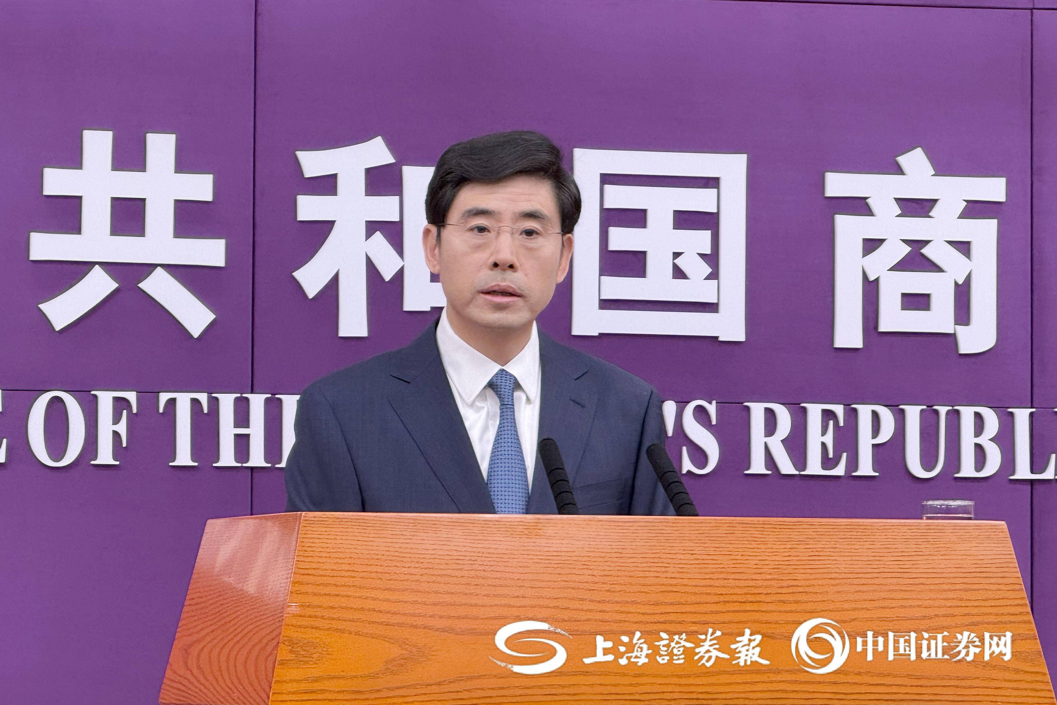 商务部国际贸易谈判代表兼副部长李成钢会见美国农产品贸易代表团