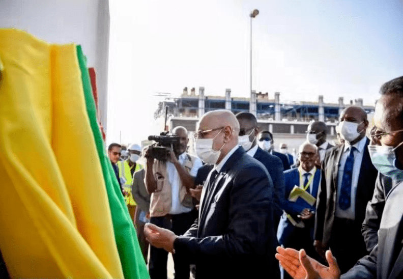 毛里塔尼亚总统在努瓦迪布主持重点发展项目落成仪式