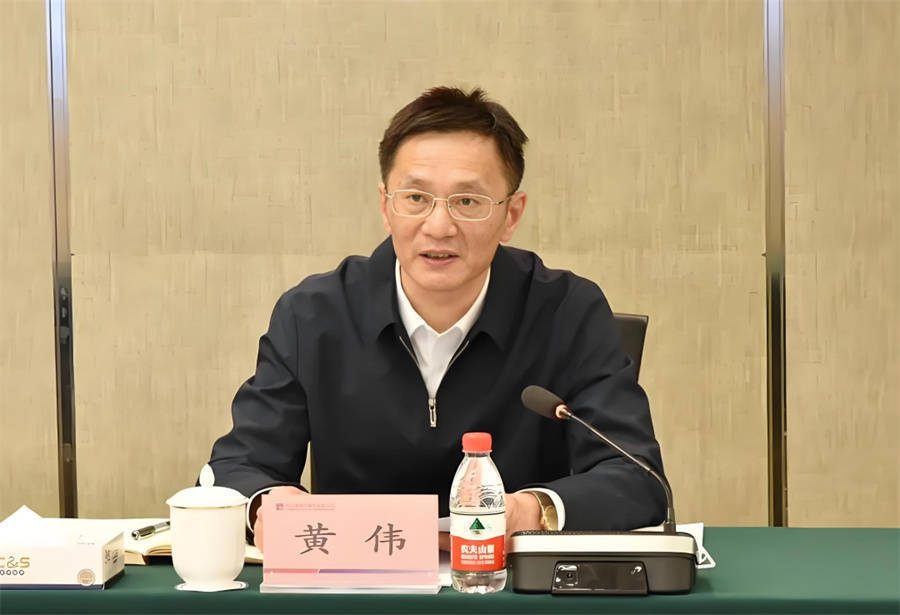 蛇年最后一个工作日，10家基金公司密集调整高管