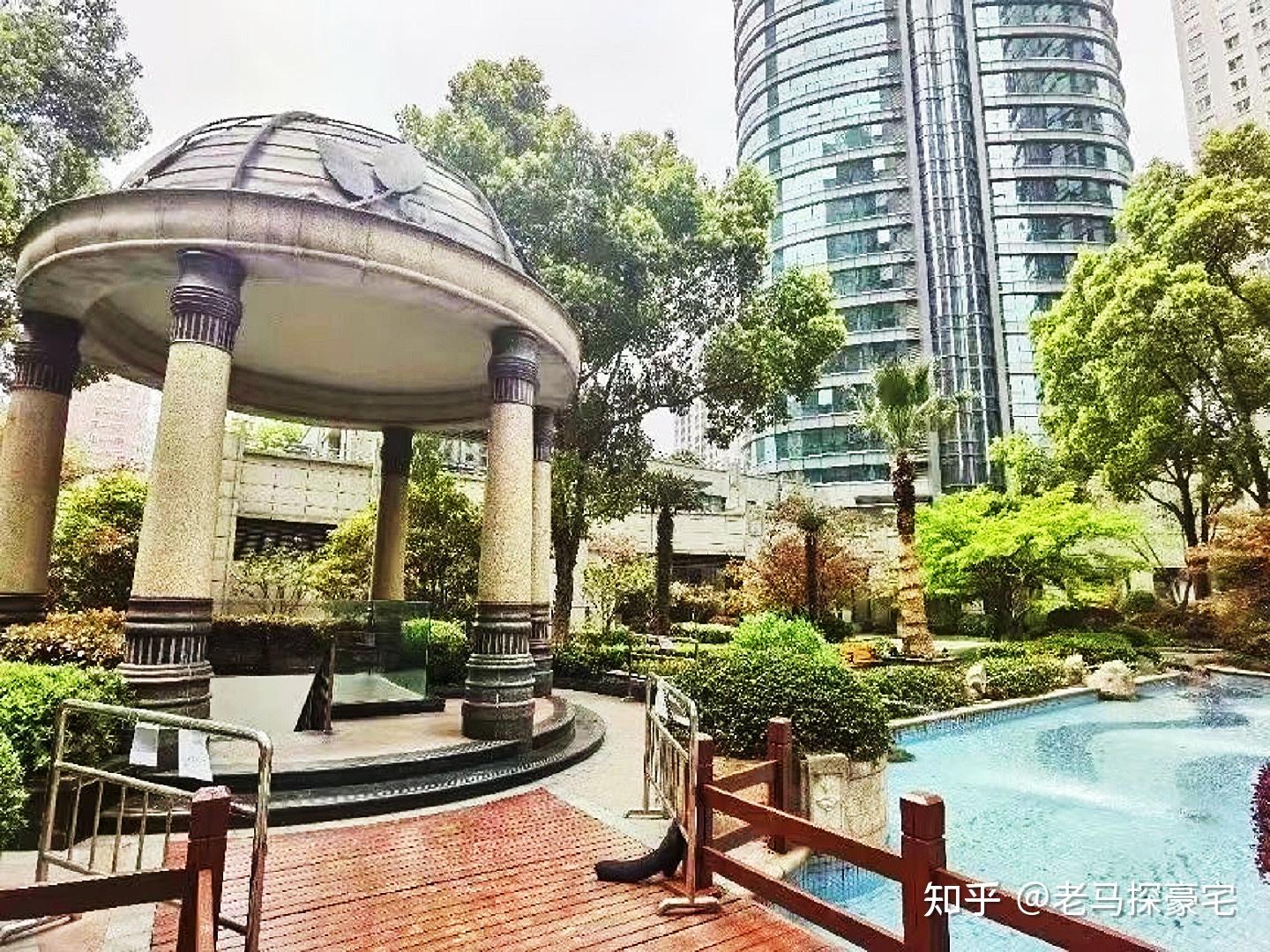 楼市回暖！上海二手房交易中心“乌泱泱挤满人”，单日成交可达上千套！中介：近期房东反而不着急了，买房人着急