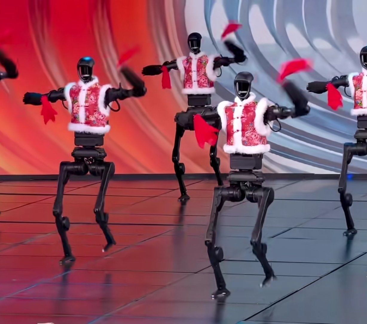 松延动力成为春晚仿生人形机器人独家合作伙伴 多款产品亮相春晚舞台