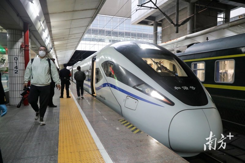 许仰天罕见亮相,宣布在广东追加投资超100亿元