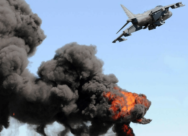 突发！以色列对伊朗发动先发制人的打击，伊首都德黑兰发生爆炸！以国防部长宣布全国进入紧急状态