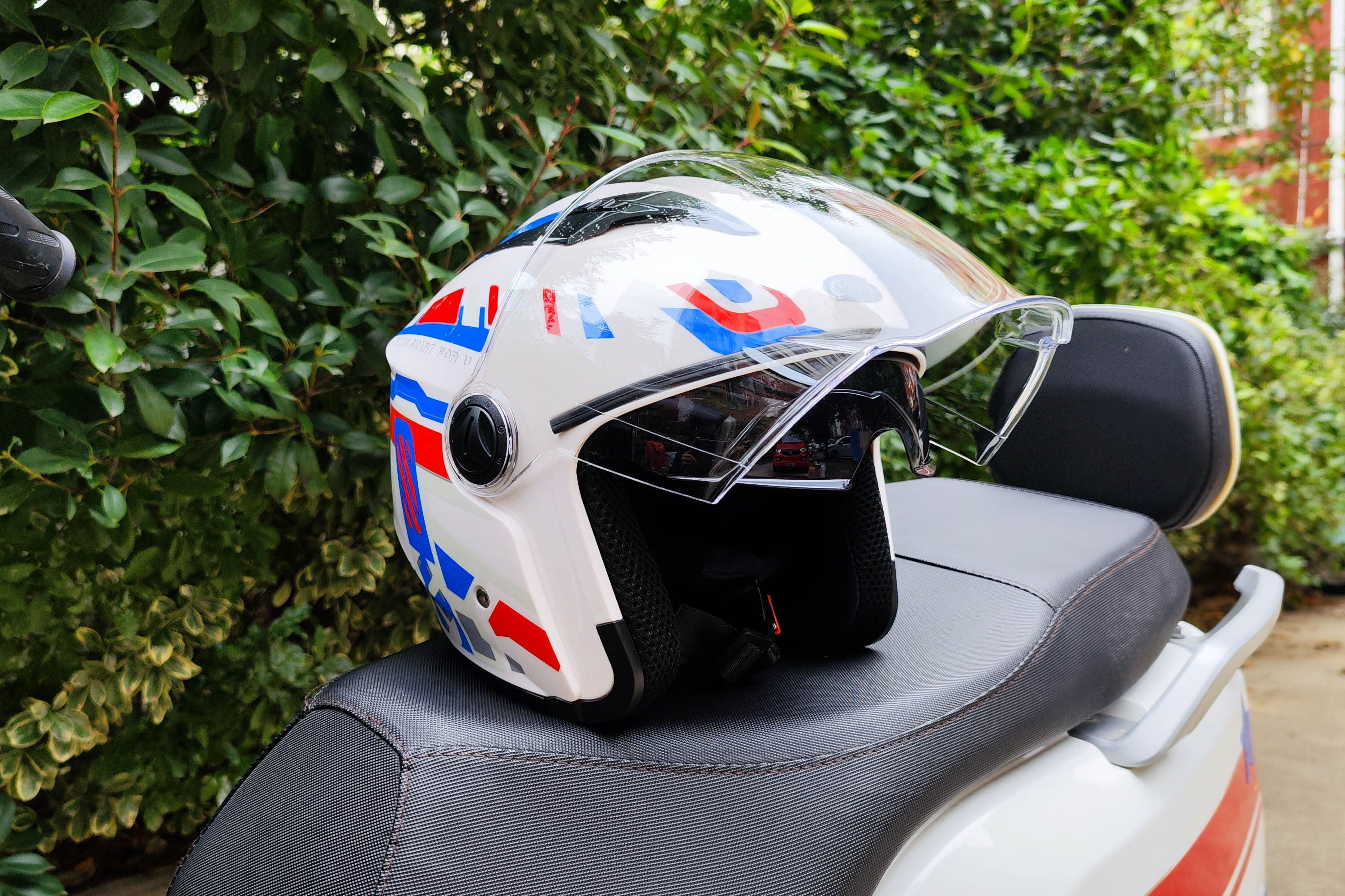 他们守护老人，谁来守护他们？ | 小家大家