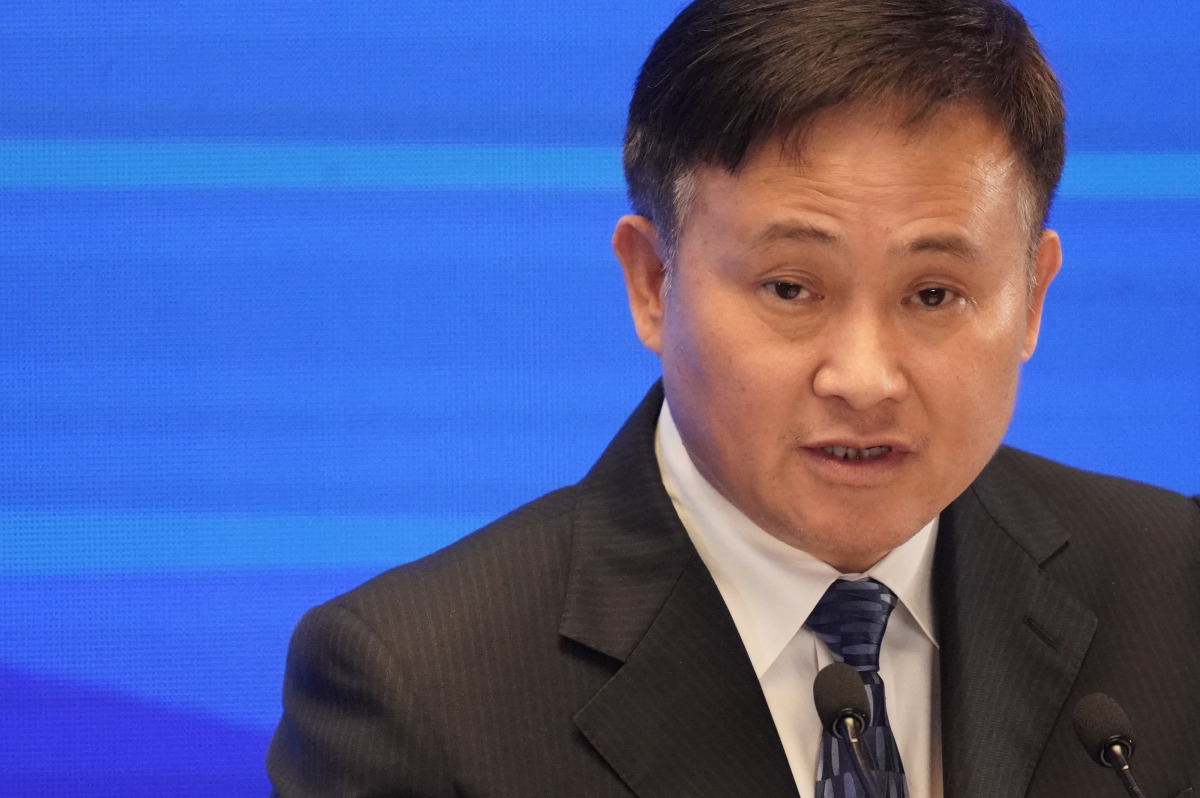 两会｜潘功胜：保持社会融资条件相对宽松