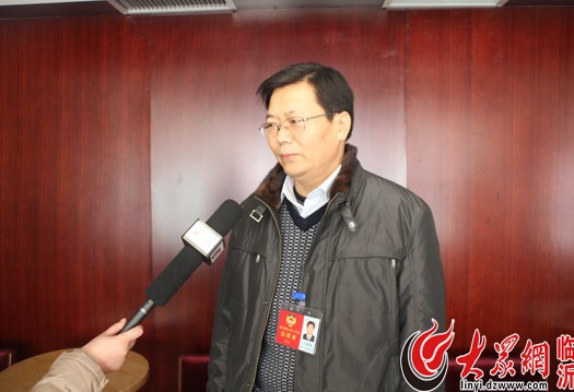 政府工作报告首次“点题”！万亿商业健康保险，走向哪里？