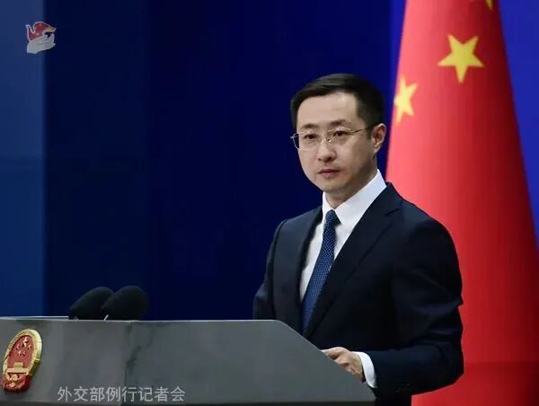 特朗普认为是中国促使伊朗进行谈判？外交部回应：中方一直积极致力于促和止战