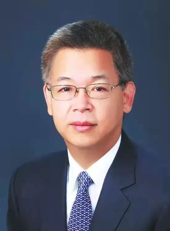 黄益平：以“投资于人”推动经济新模式转型