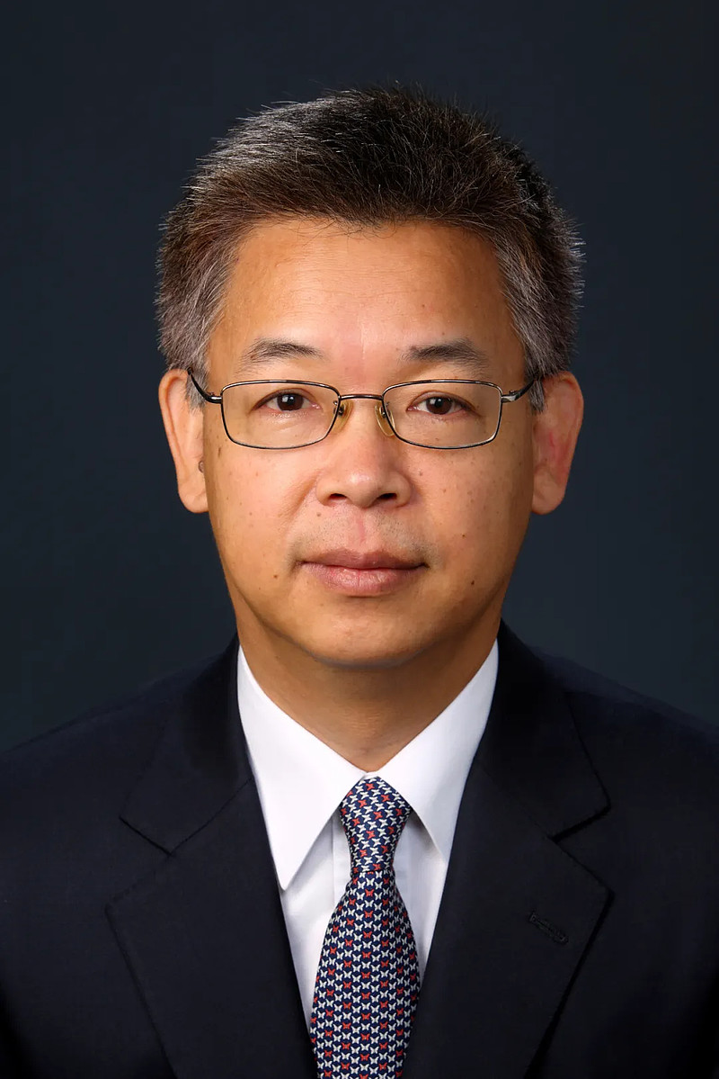 黄益平：以“投资于人”推动经济新模式转型
