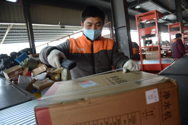 申通快递：3月快递服务业务收入同比增长33.57%
