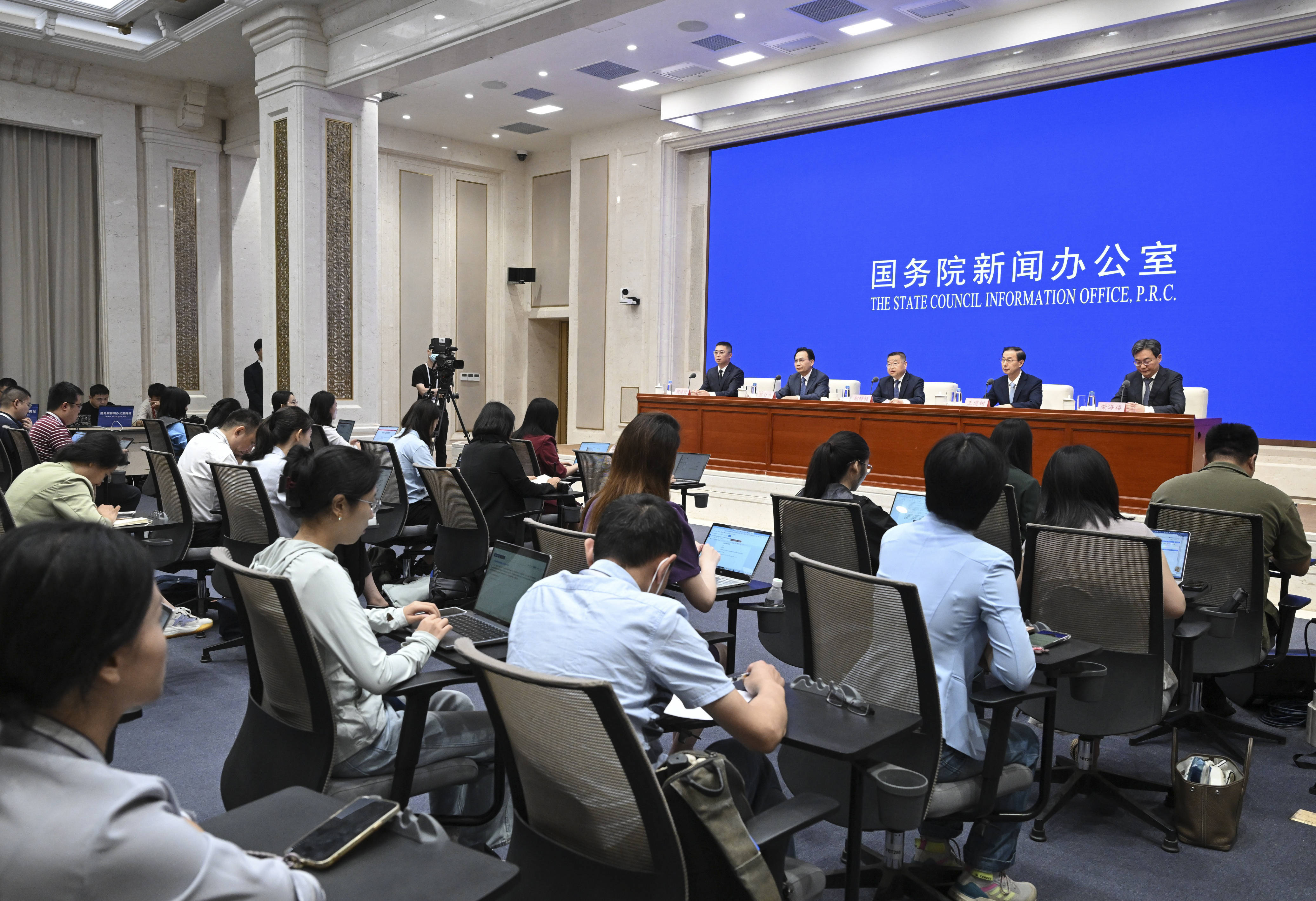 今日看点｜国新办将举行会2026年中国网络文明大会有关情况新闻发布